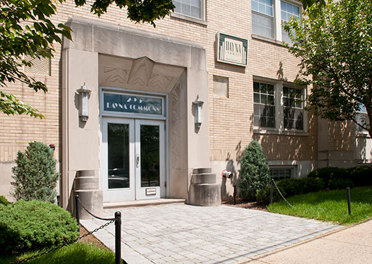 Dayna Commons
